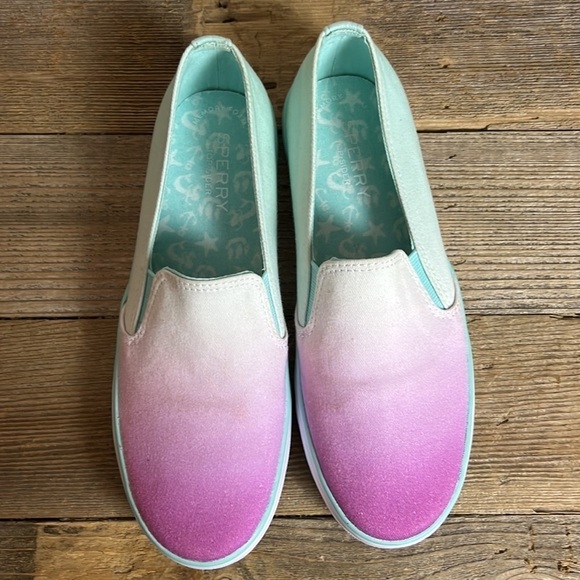 Sperry lagoon tie-dye gym shoes/sneakers. Size 4. EUC. - Picture 4 of 6